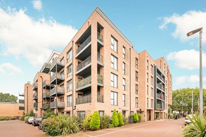 1 Bedroom Flat For Sale In Cricklewood, Cricklewood, London, NW2
