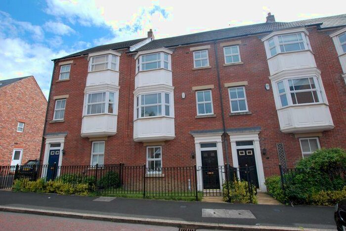4 Bedroom Terraced House To Rent In Netherwitton Way, Great Park, NE3
