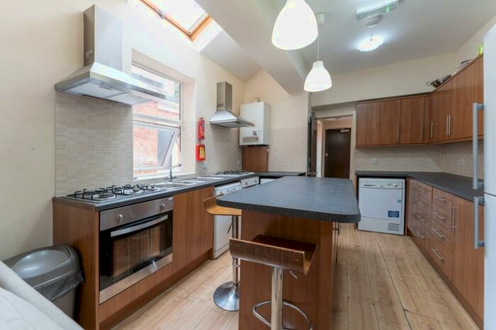 6 Bedroom Terraced House To Rent In Hubert Road, Selly Oak - Student Property, B29