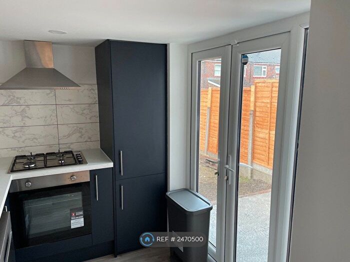 4 Bedroom Terraced House To Rent In Lichfield Street, Salford, M6