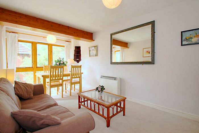 2 Bedroom Maisonette To Rent In Varsity Place, Oxford, OX1