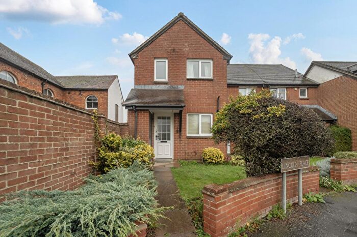 2 Bedroom End Of Terrace House For Sale In Lincoln Place, Thame, Oxfordshire, OX9