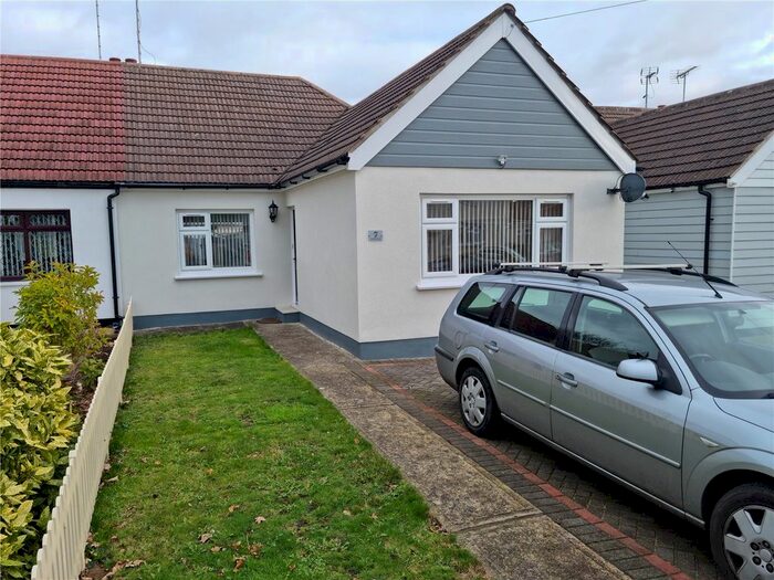 2 Bedroom Bungalow To Rent In Jubilee Road, Rayleigh, Essex SS6