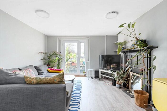 2 Bedroom Apartment To Rent In Queens Road, London, SE15