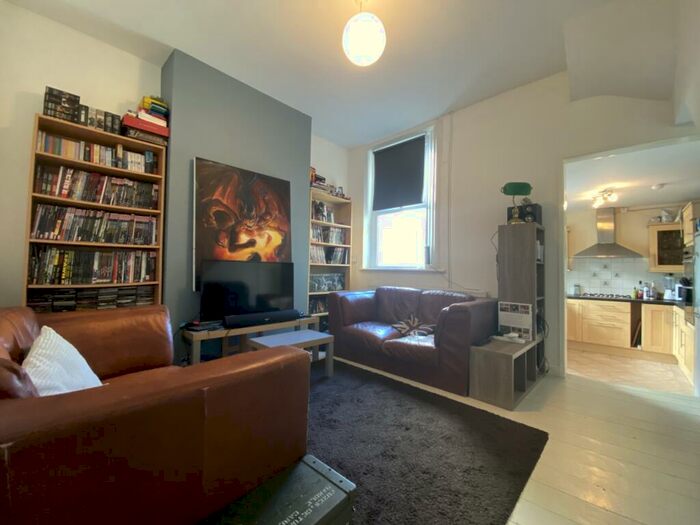 3 Bedroom Terraced House To Rent In Diana Street, Roath, CF24