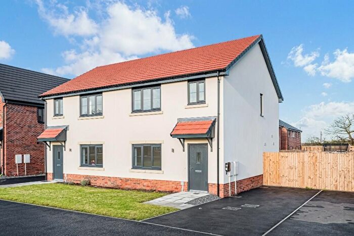 3 Bedroom Semi Detached House For Sale In D'urton Lane, Preston, PR3