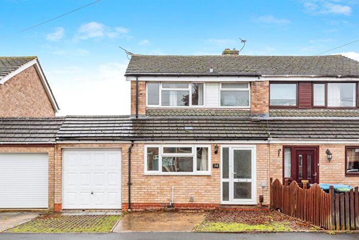 3 Bedroom Semi-Detached House For Sale In Abbey Road, Witney, OX28