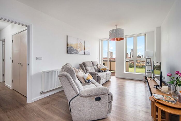 2 Bedroom Flat For Sale In Geoff Cade Way, London, E3