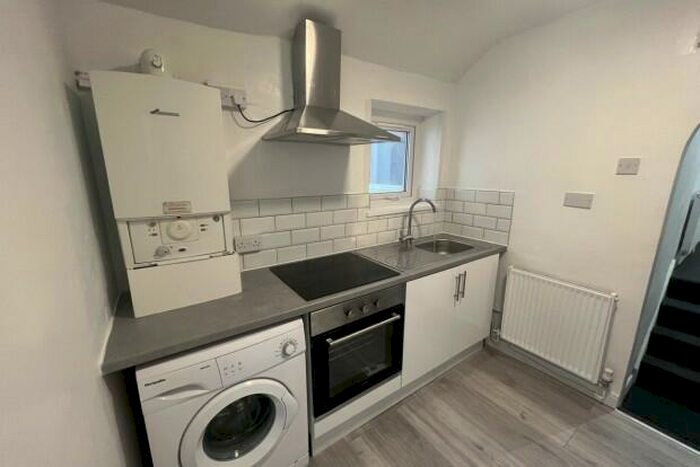1 Bedroom Flat To Rent In Broadway Cardiff, CF24