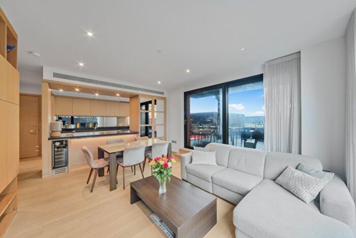 3 Bedroom Apartment For Sale In Embassy Gardens, London, SW11