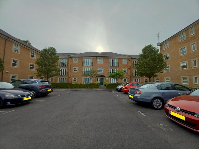 2 Bedroom Flat To Rent In Whitelodge Close, Isleworth, TW7