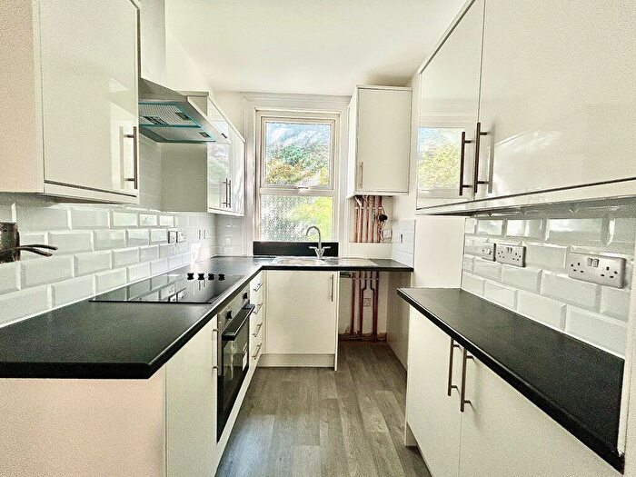 2 Bedroom Flat To Rent In Twickenham Road, Leytonstone, E11