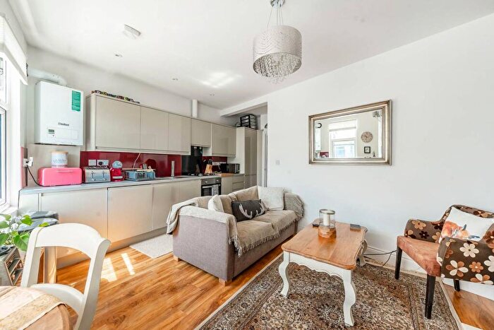 2 Bedroom Flat For Sale In Grant Road, Wealdstone, Harrow, HA3
