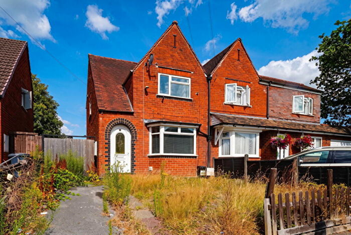 2 Bedroom Semi Detached House For Sale In Cranmore Road, Shirley, B90