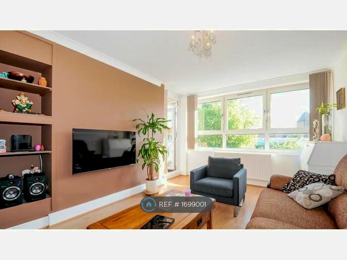 3 Bedroom Flat To Rent In Dodson Street, London, SE1