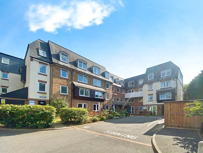 2 Bedroom Retirement Property For Sale In Homestream House, Horsham, RH12