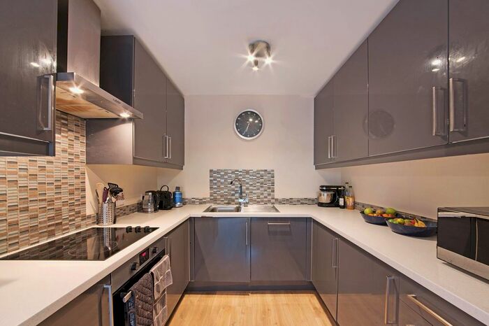 4 Bedroom Property For Sale In Printers Mews, London, E3