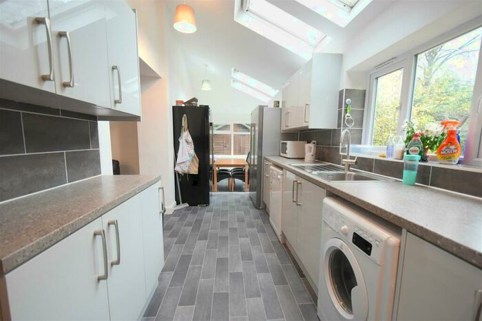 8 Bedroom Detached House To Rent In Elmdon Rd, Selly Oak. Mins Walk From University Of Birmingham, B29