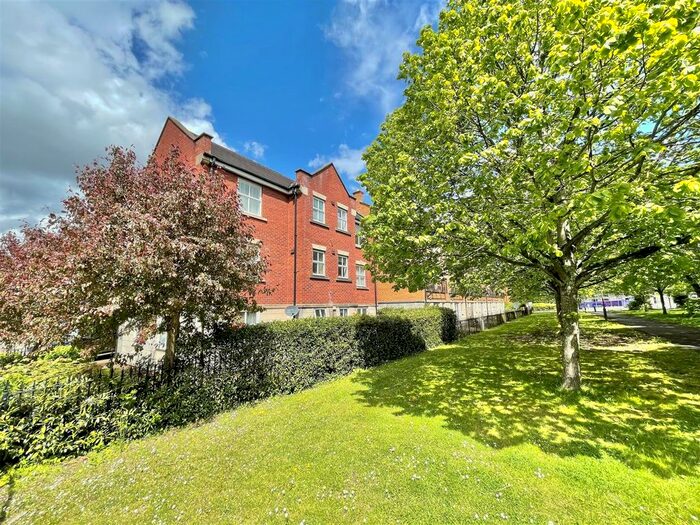 2 Bedroom Flat To Rent In Paxton, Stoke Park, Bristol, BS16