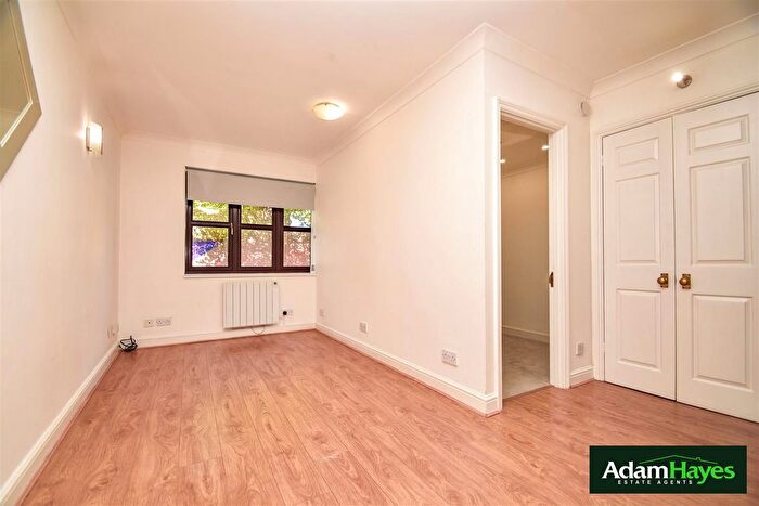 1 Bedroom Flat To Rent In Christchurch Avenue, North Finchley, N12