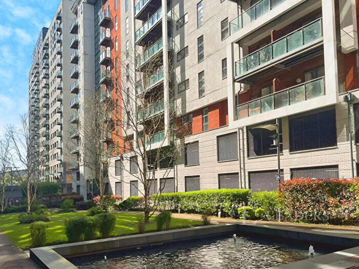 2 Bedroom Apartment To Rent In Barton Place, Hornbeam Way, Manchester, M4