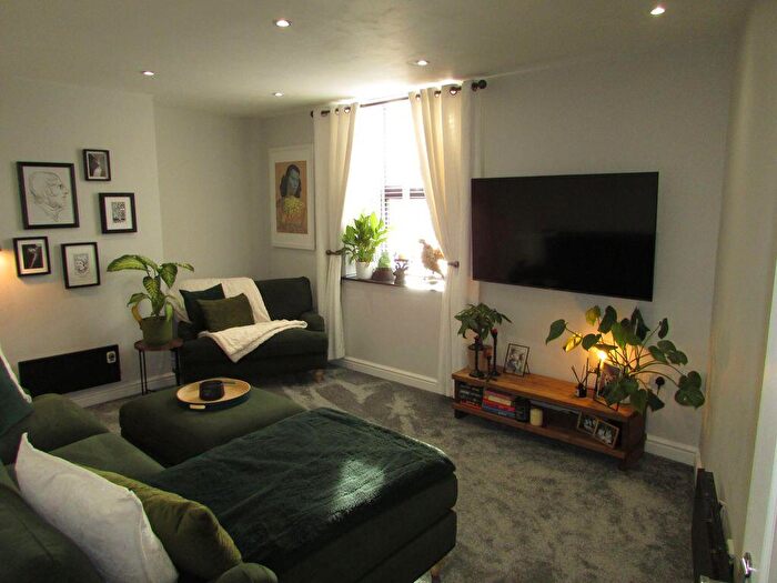 1 Bedroom Maisonette To Rent In Market Street Whitworth, OL12