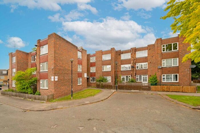 1 Bedroom Flat To Rent In Heron Close, London, NW10