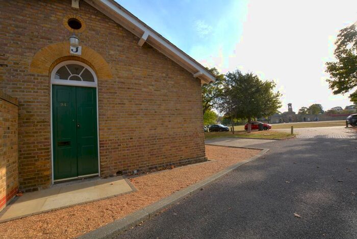 1 Bedroom Flat To Rent In Horseshoe Crescent, Shoeburyness, Southend-On-Sea, SS3