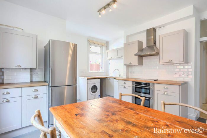 2 Bedroom Flat To Rent In Lea Bridge Road, Walthamstow, E10