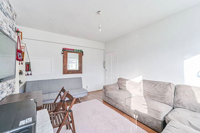 1 Bedroom Flat For Sale In Blackwall Lane, Greenwich, London, SE10