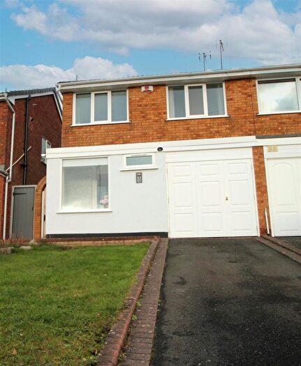 3 Bedroom Semi Detached House For Sale In Kenswick Drive, Halesowen, B63