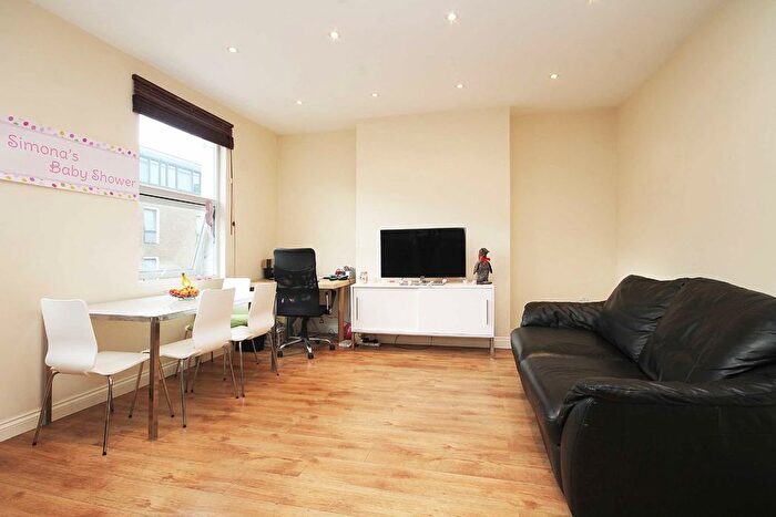 1 Bedroom Flat To Rent In North End Road, London, SW6