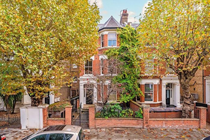 2 Bedroom Flat To Rent In St. Quintin Avenue, North Kensington, W10