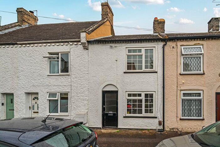 2 Bedroom Terraced House For Sale In Station Road, Arlesey, SG15