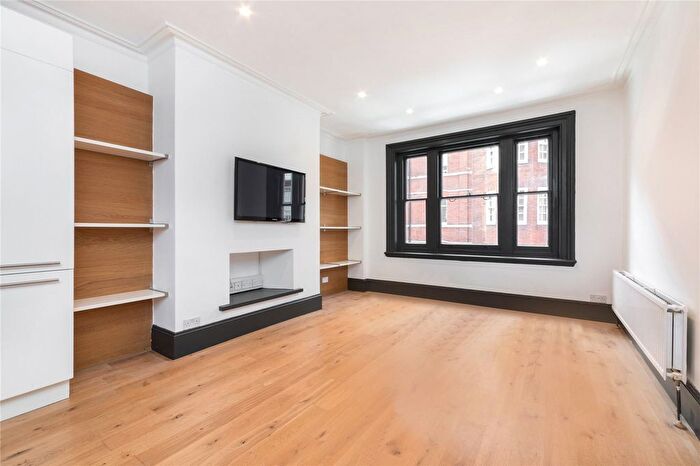 1 Bedroom Flat To Rent In Newman Street, Fitzrovia, London, W1T