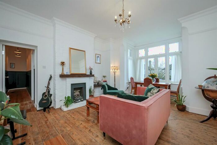 2 Bedroom Apartment To Rent In Firs Lodge, Montalt Road, Woodford Green, IG8