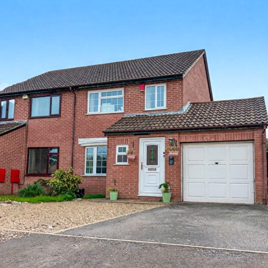 3 Bedroom Semi Detached House For Sale In Leyton Drive, Bridgwater, Somerset, TA6