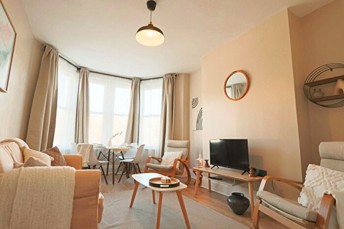 2 Bedroom Flat To Rent In Cheltenham Road, Bristol, BS6