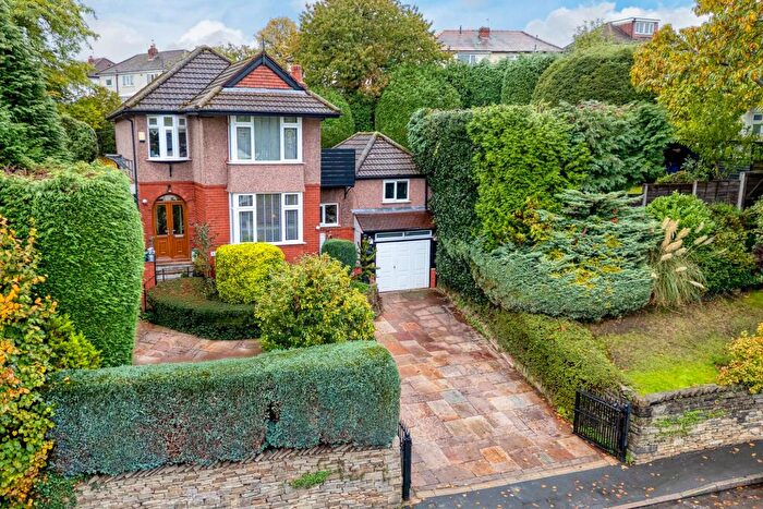 3 Bedroom Detached House For Sale In Stockport Road West, Bredbury, Stockport, SK6