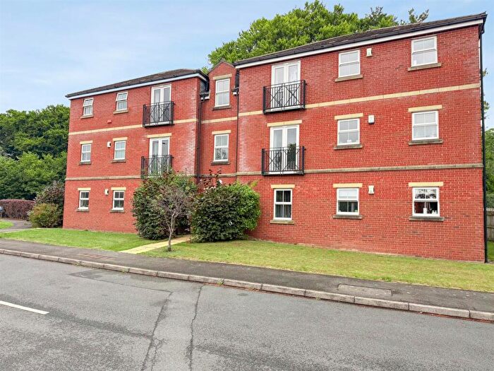 2 Bedroom Apartment To Rent In Woodlea Lane, Meanwood, Leeds, LS6