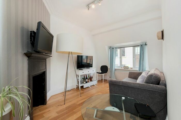 1 Bedroom Flat To Rent In York Buildings, Covent Garden, London, WC2N