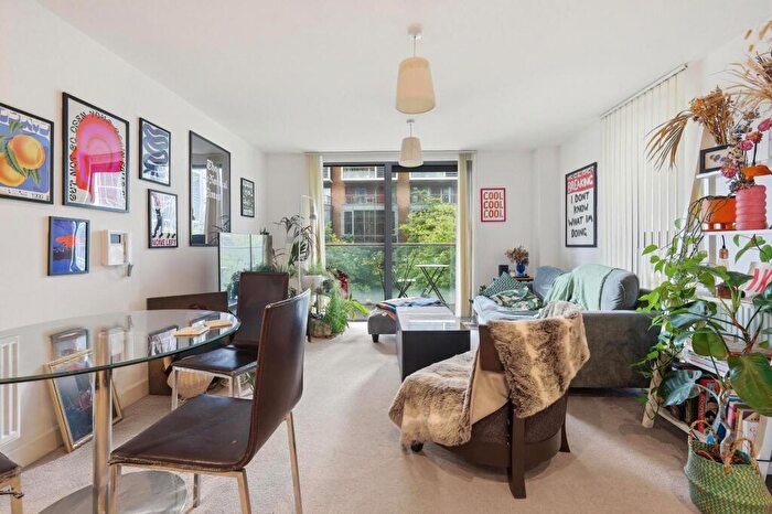 2 Bedroom Flat For Sale In Ocean House, Dalston, E8