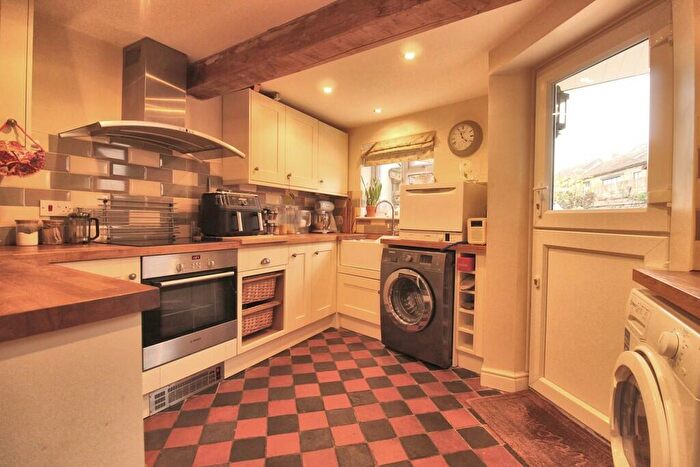 2 Bedroom Cottage For Sale In Sun Street, Potton, SG19