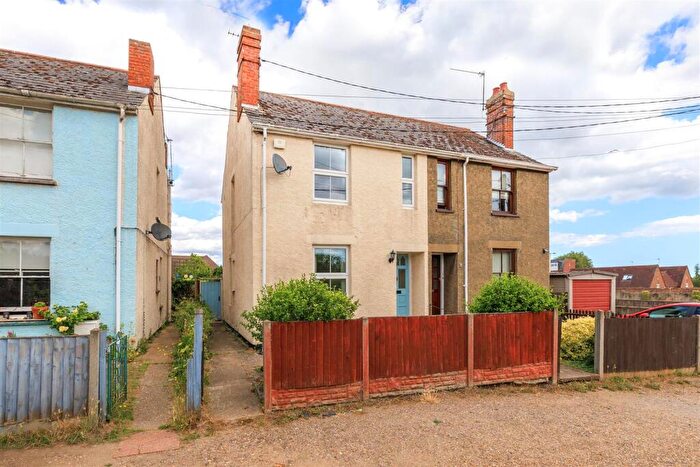 2 Bedroom Semi-Detached House For Sale In Homefield Avenue, Beccles, NR34