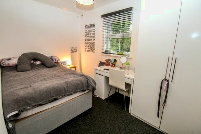 3 Bedroom Terraced House To Rent In St. Michaels Crescent, Headingley, Leeds, LS6