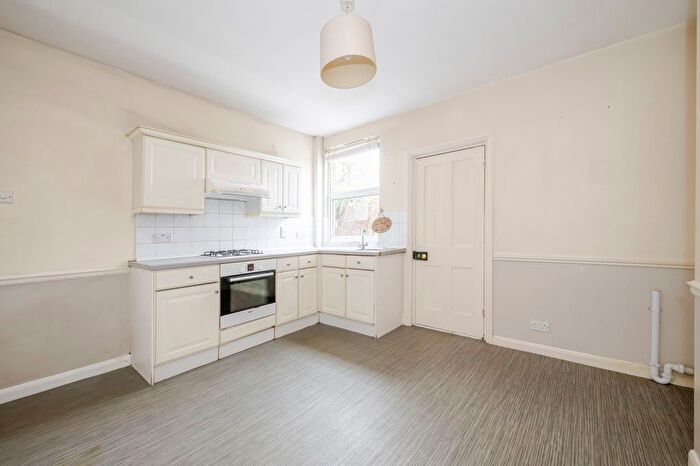 2 Bedroom Semi-Detached House For Sale In St. Peters Street, Tunbridge Wells, TN2 - Photo 4