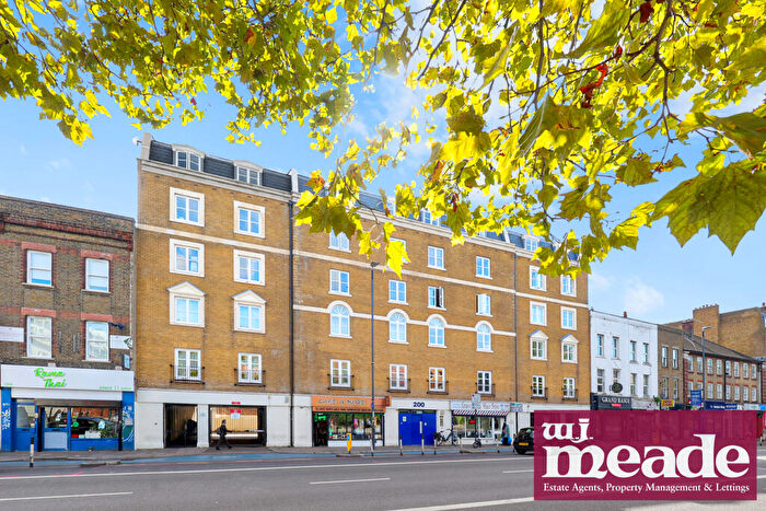 1 Bedroom Flat To Rent In Green Court, Stepney Green, E1