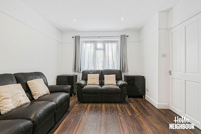 3 Bedroom Flat To Rent In Tamworth Lane, Mitcham, CR4
