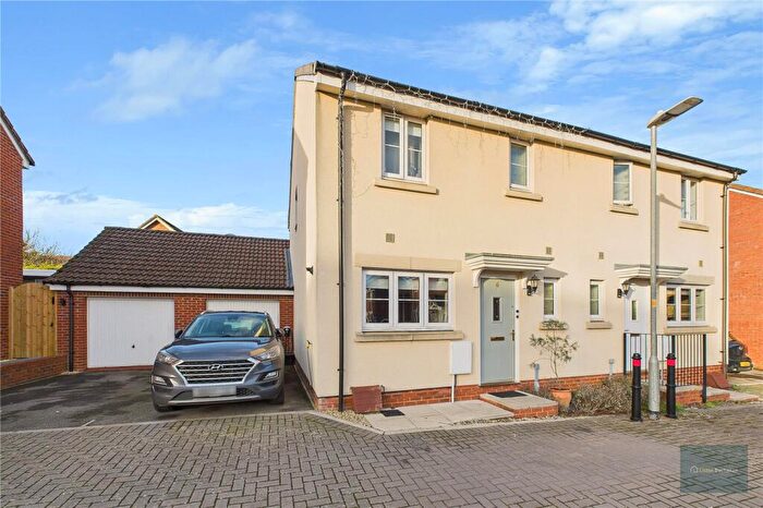 3 Bedroom Semi Detached House For Sale In Manston Close, Melksham, SN12
