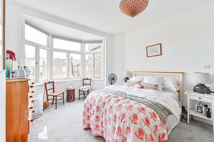 2 Bedroom Flat To Rent In Downton Avenue, Streatham Hill, London, SW2